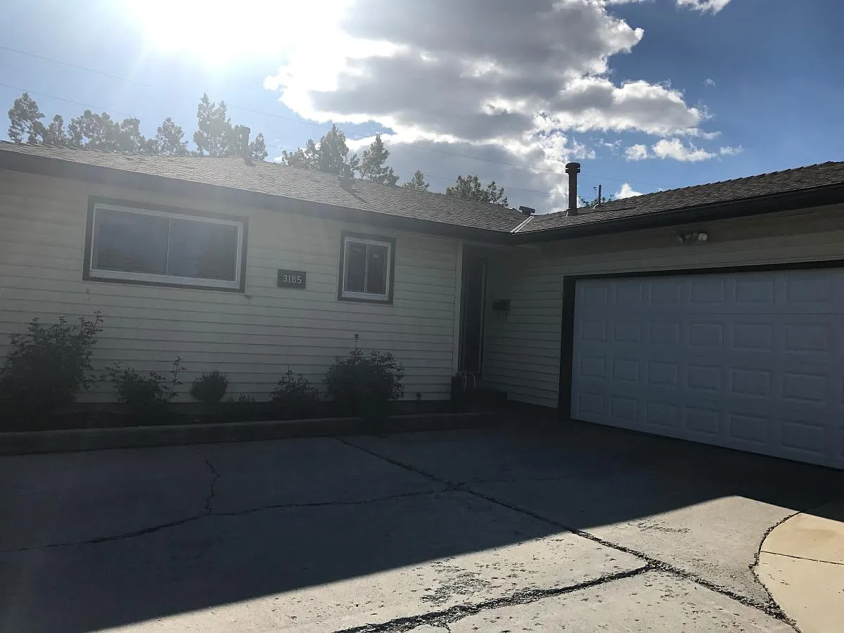 3185 Delna Drive — Photo 2