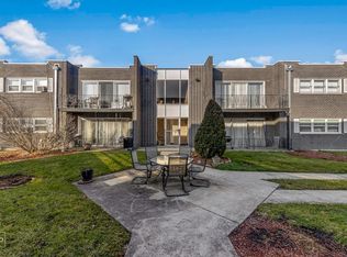 18330 Cherry Creek Dr APT 6, Homewood, IL 60430