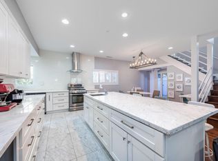 12924 Sarah St, Studio City, CA 91604