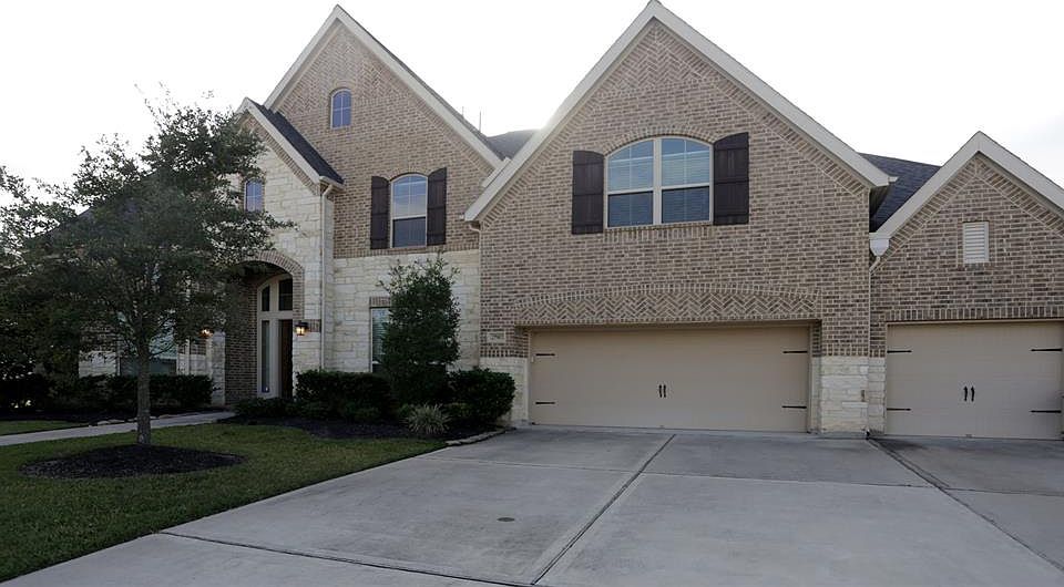 1st image of 27907 Bering Crossing Dr