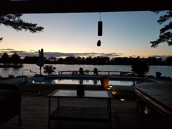 Lower deck, pool, and outer deck