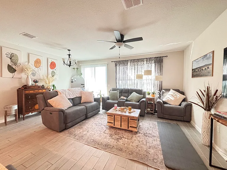 2410 SE Tarvest Way — Photo 4