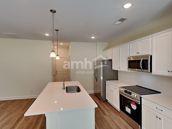 3rd image of 6067 Rosemore Ln