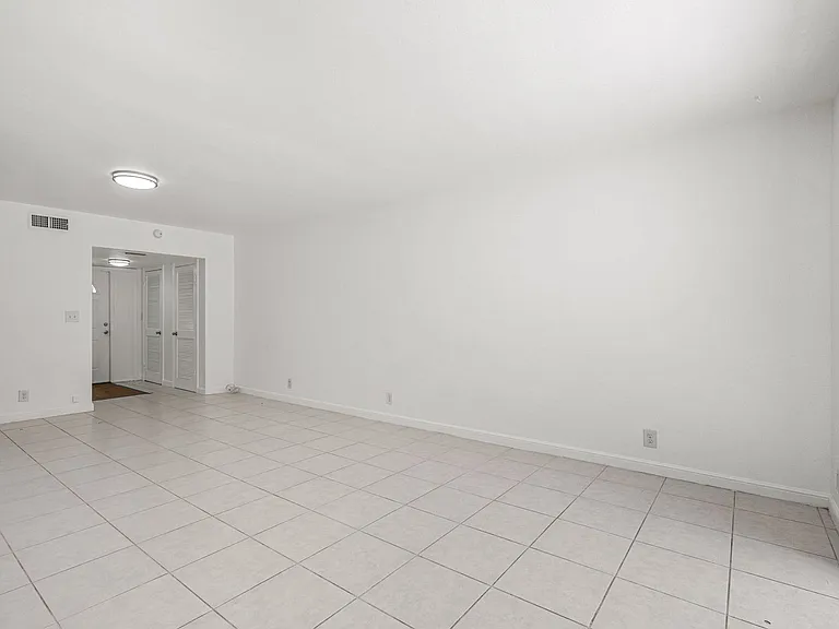 Vista Townhomes — Photo 2