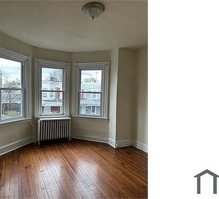 3rd image of 2033 Wilmot St
