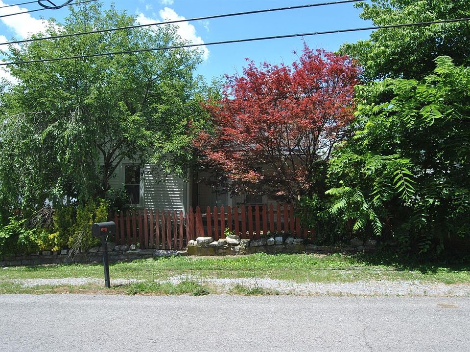 2nd image of 115 Nichols St