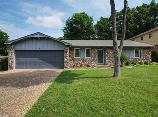 4 Castle Hill Ct, Little Rock, AR 72227