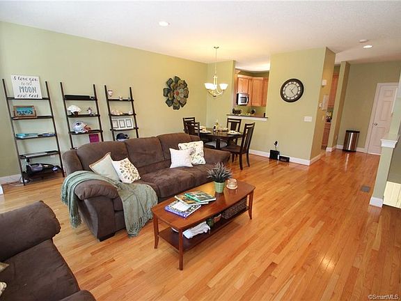 5th image of 1158 Hartford Tpke Unit 13