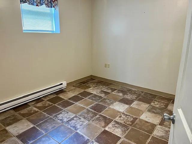 372 Washington Ave — Photo 3