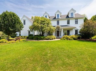 39 Shannon Gln, Fairport, NY 14450