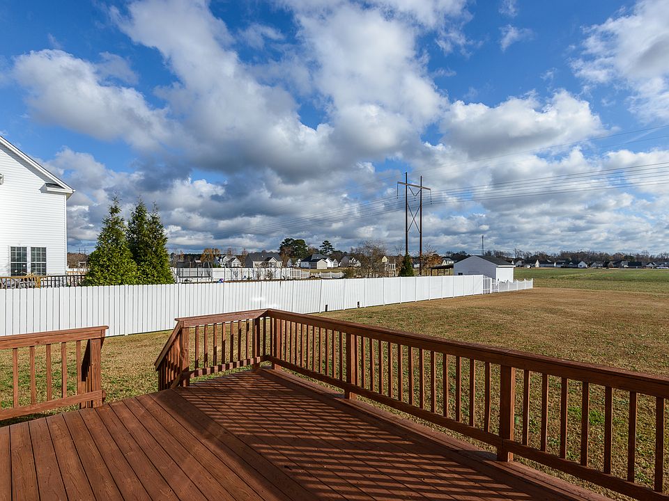 1st image of 667 Broadmoor Ct