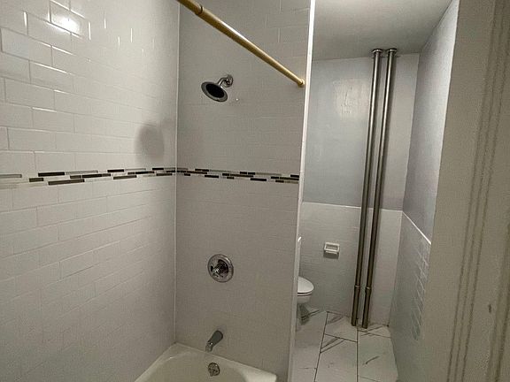 4th image of 2801 Kennedy Blvd #D1