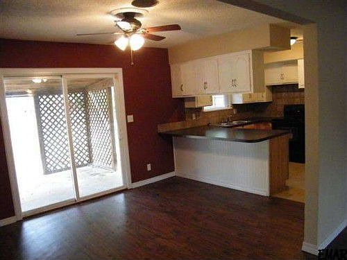 4th image of 2606 Larkspur Ln