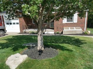 1020 N Edgemoor Dr, Wichita, KS 67208