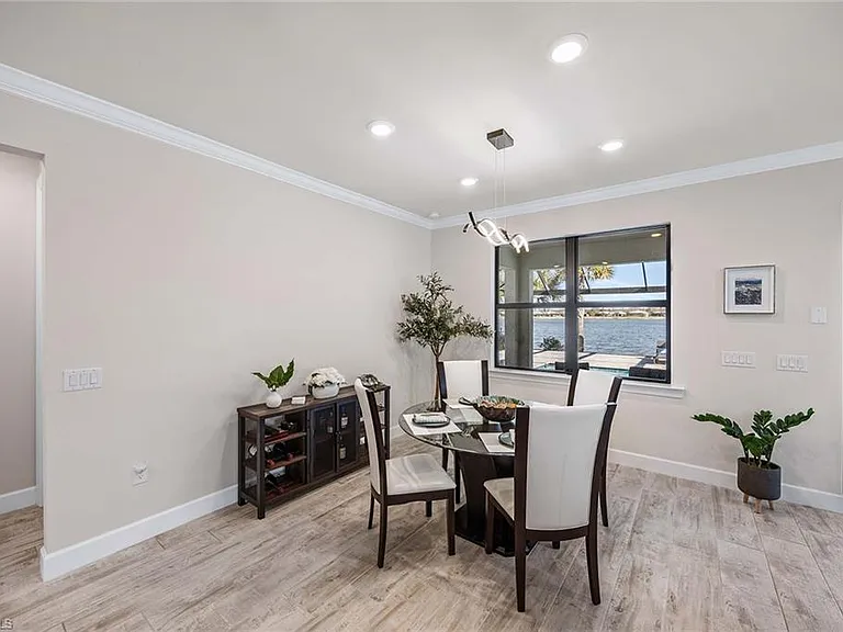 6767 Pennyroyal Dr — Photo 18