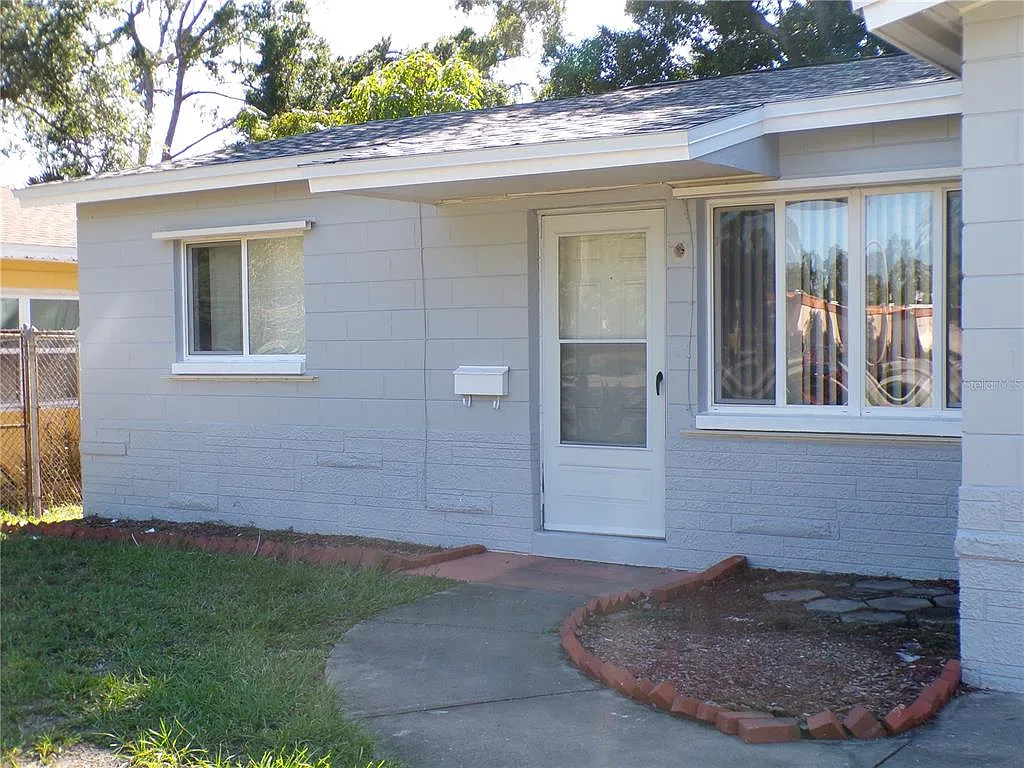 4 bed, 2.0 bath, 1119 sqft, $2,850 — Photo 4