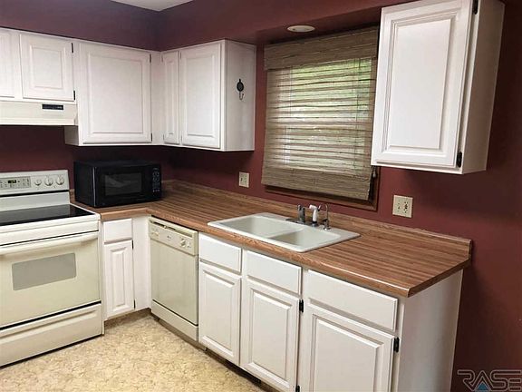4th image of 6600 W Essex Dr