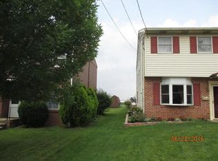 1385 Apple St, Ephrata, PA 17522