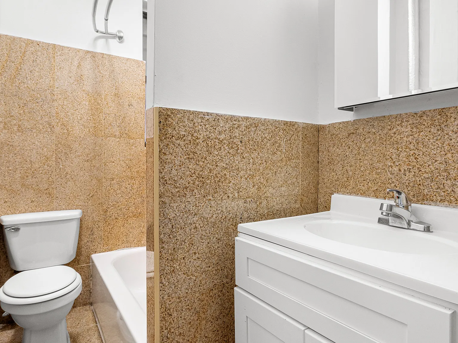 341 West 45th Street — Photo 3