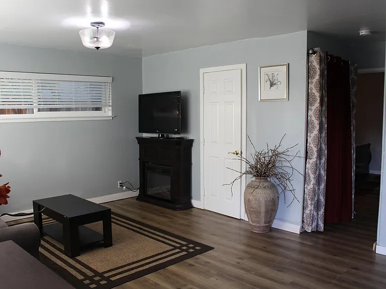 24607 Patricia Ct — Photo 1