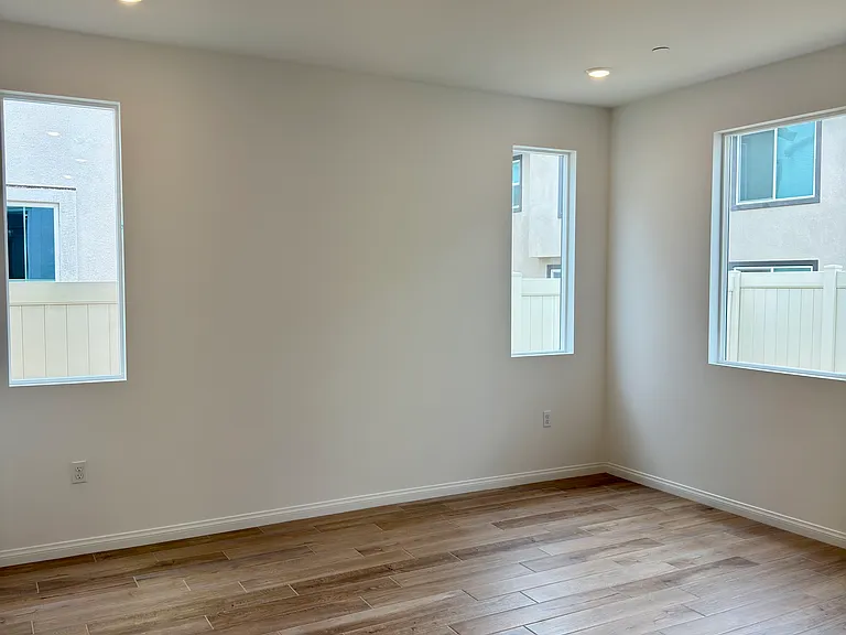 1261 Galaxy Way — Photo 12