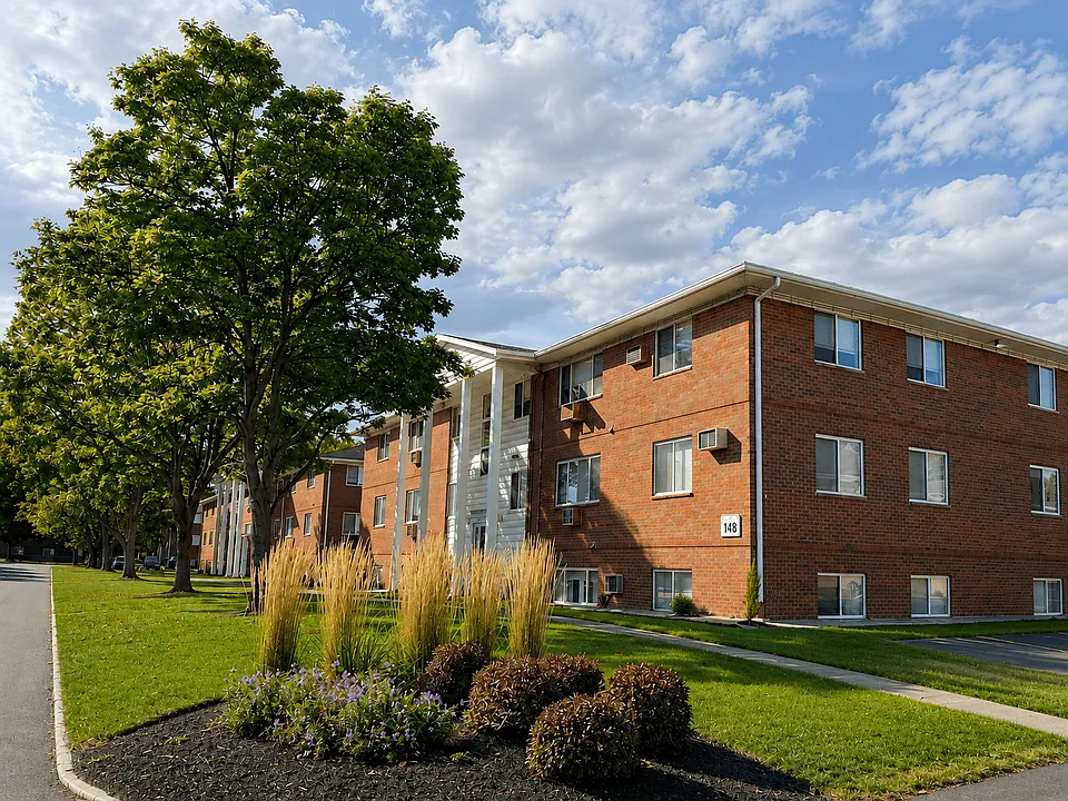 Country Manor Apartment Homes