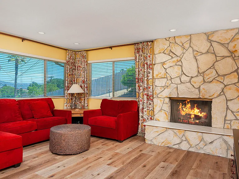 1527 Calavo Dr — Photo 4