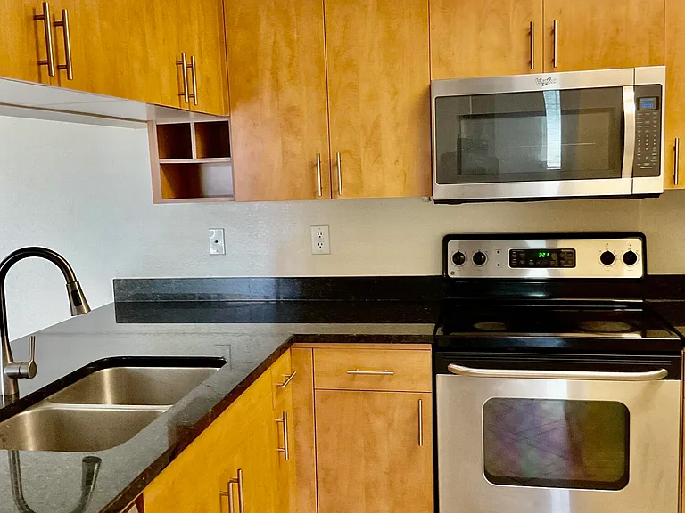 6418 Emerald Dunes W Garage #305 — Photo 5