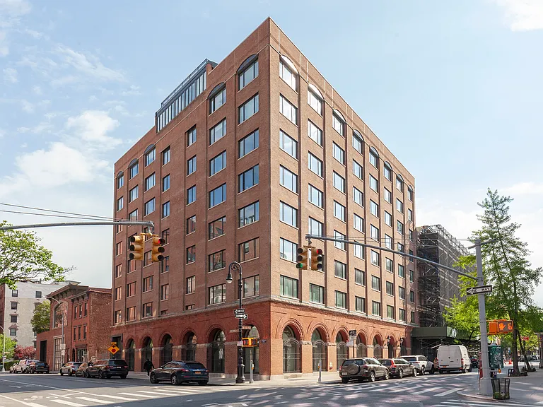 259 W 10th St #2D — Photo 7