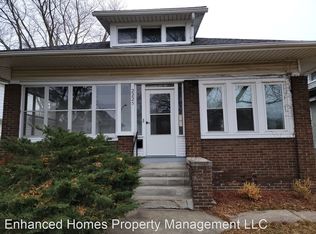2225 Scott St, Davenport, IA 52803