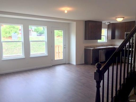 2nd image of 31 Loris Lane End