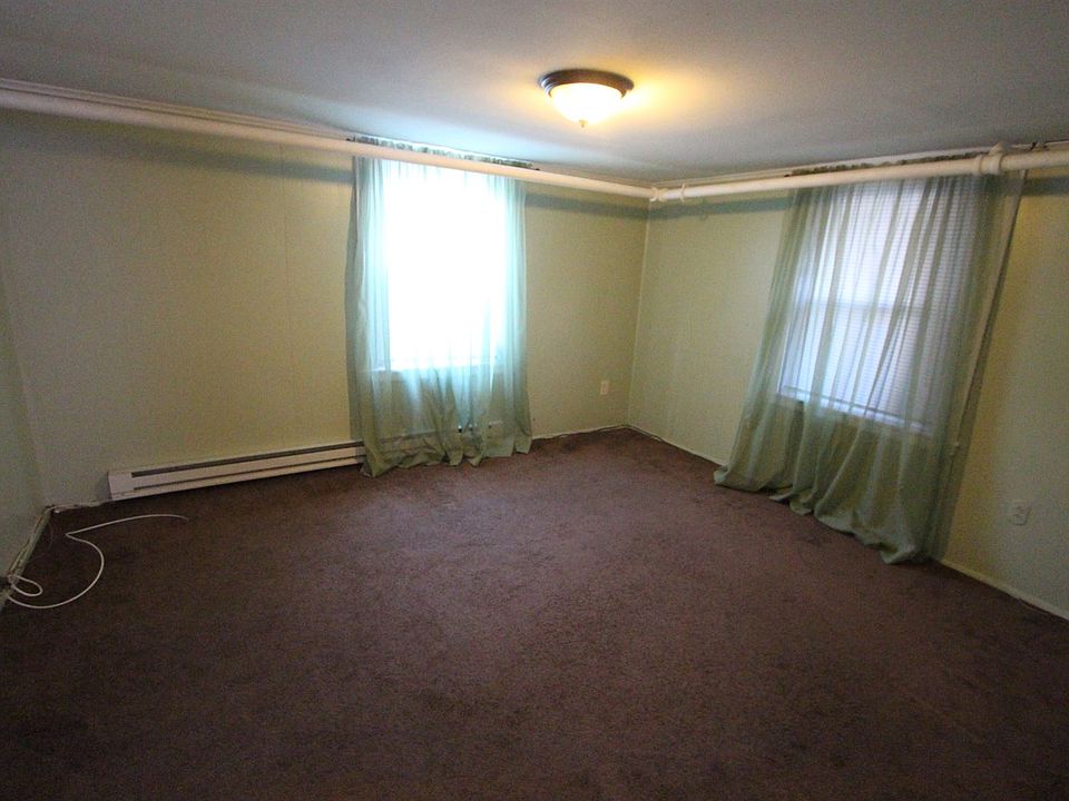 2nd image of 305 Rindge Ave #1