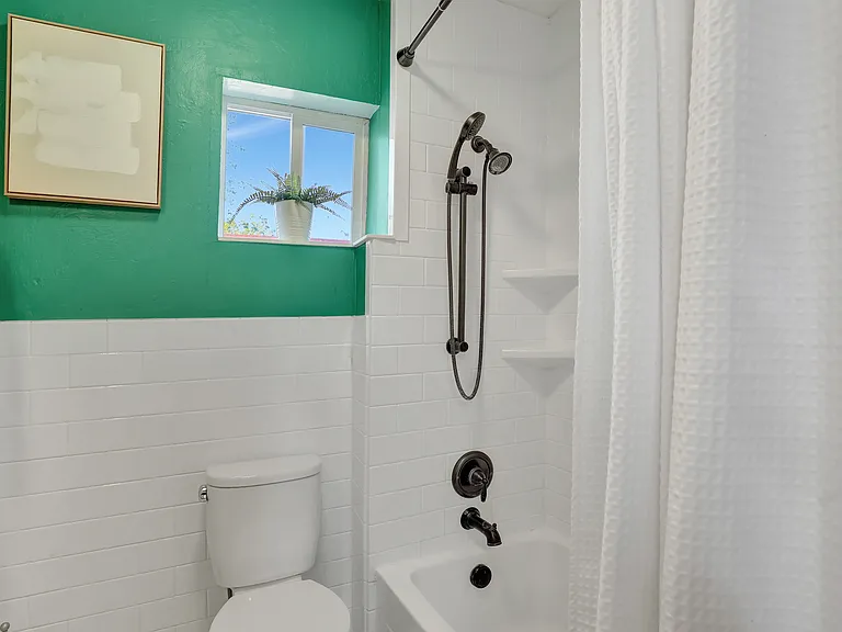 457 Fox St — Photo 22