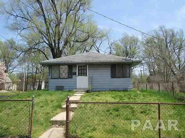 1st image of 1600 S Arago St