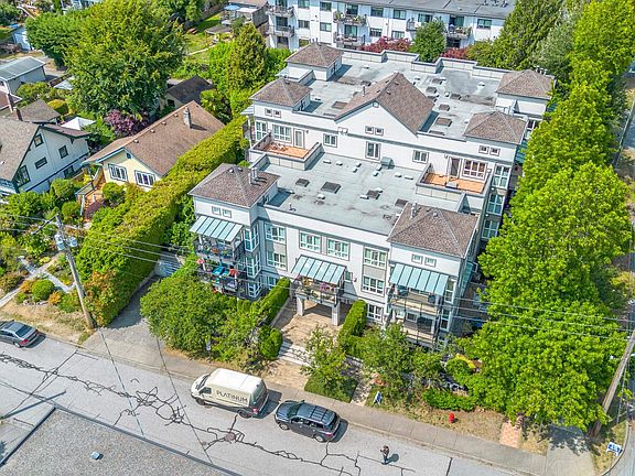 2nd image of 106 Kings Rd #403