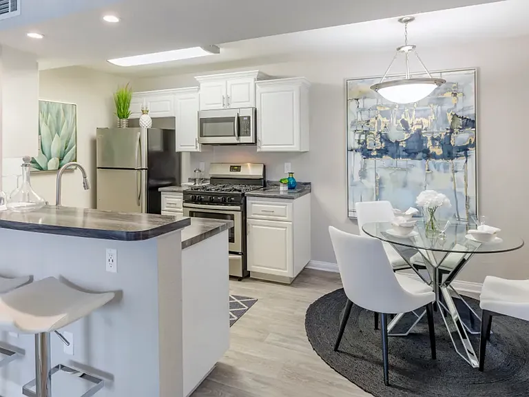 Millennium East Luxury Apartment Homes — Photo 81