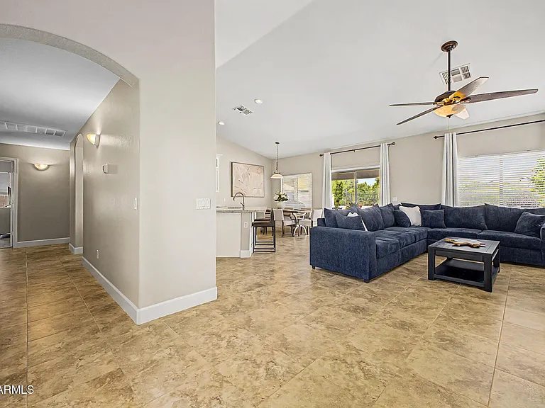 10202 E Juanita Ave — Photo 7