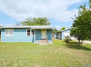 823 Serna Dr, New Braunfels, TX 78130