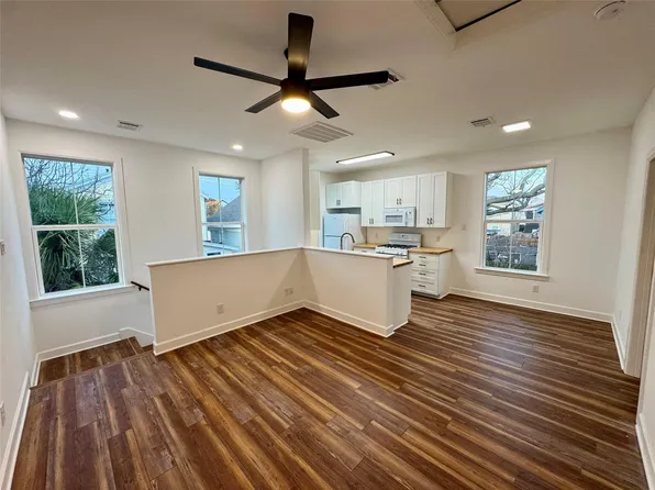 2119 Avenue O 1/2, Galveston, TX 77550