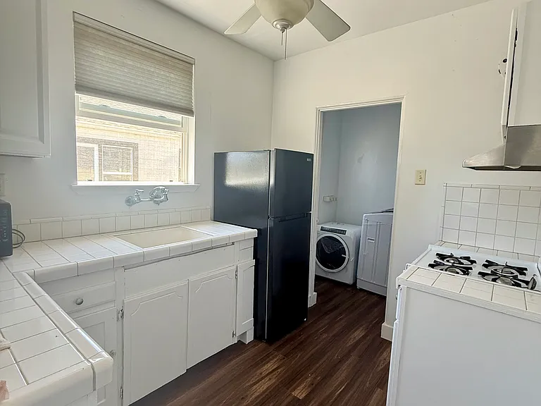 236 Chestnut St — Photo 2