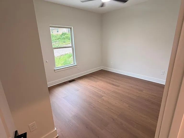 2417 Waverly St NW — Photo 9