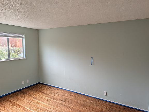 5th image of 204 Catalina Ave