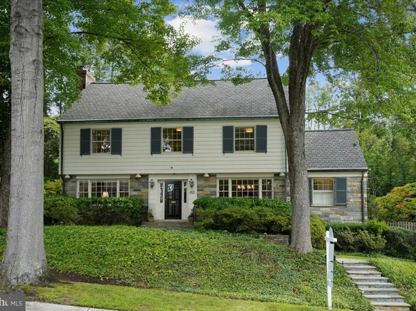 4821 Fort Sumner Dr, Bethesda, MD 20816