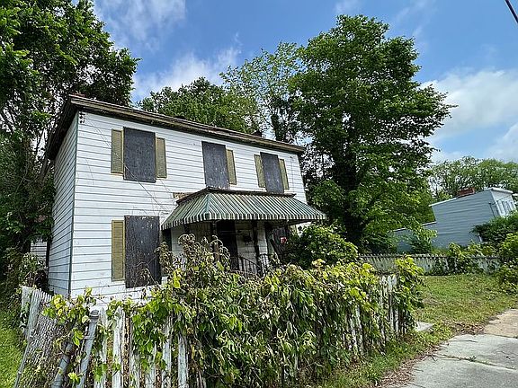 3rd image of 1011 Willcox St