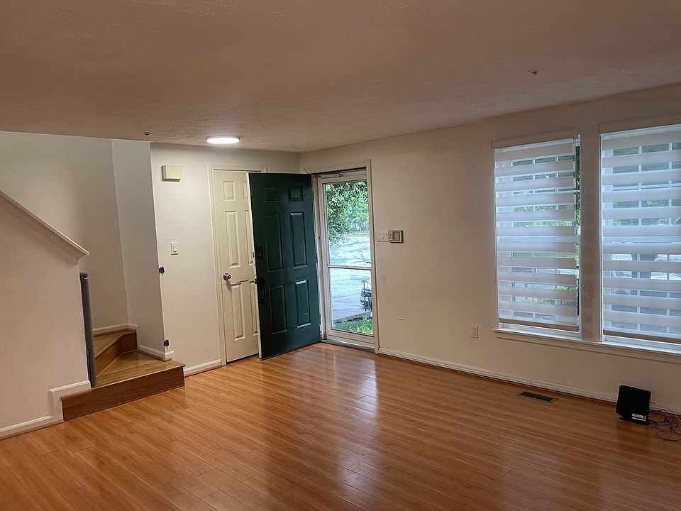 1st image of 8915 Oxley Forest Ct