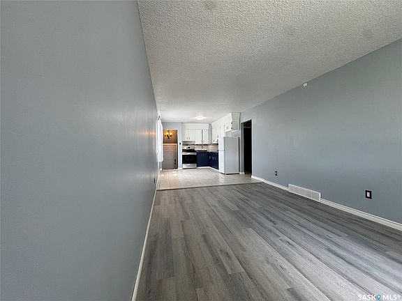 4th image of 646 Retallack Street