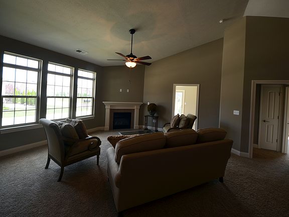 4th image of 1406 Bourdeaux Way