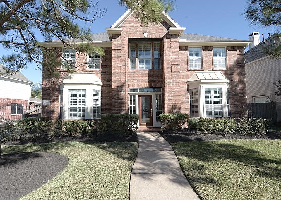 1st image of 2931 Brookview Dr
