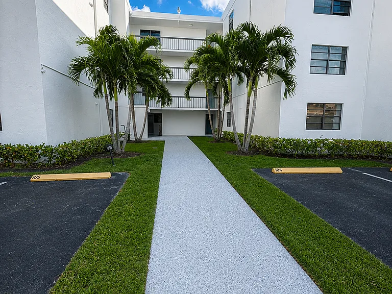 Pacifica Apartments — Photo 20