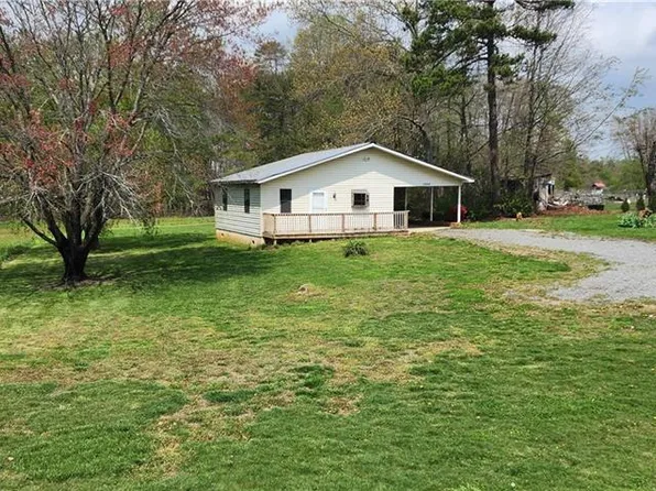 3944 State Highway 268 E, Pilot Mountain, NC 27041